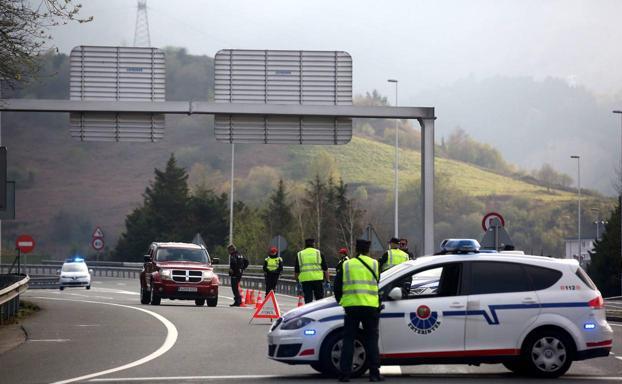 Urkullu ve «prematuro» hablar de poder viajar en Semana Santa