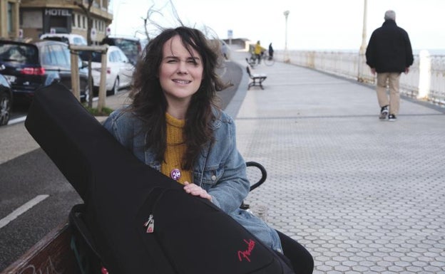 Olatz Salvador: «Askotan, arrakalak dira salba gaitzaketen bakarrak»