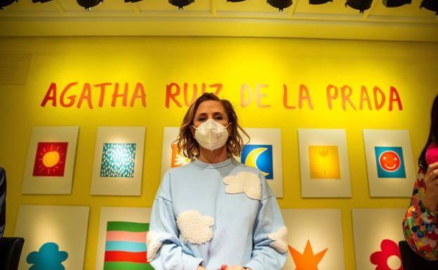 Agatha Ruiz de la Prada viste Euskadi de color en una exposición con sus 40 mejores diseños