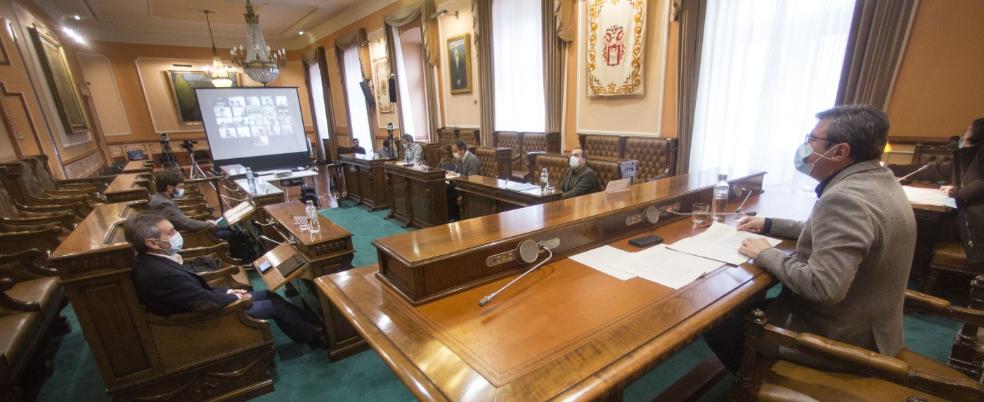 El Gobierno aprueba su programa hasta 2023 pero no resuelve con qué apoyos cuenta