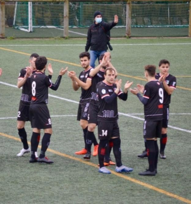 El Aurrera sucumbe contra el Sestao con gol en propia puerta y un expulsado