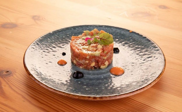 Receta de tartar de salmón ahumado de Iosu González