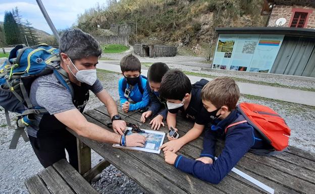 Arditurrin aurrera jarraitzen dute orientazio jolasekin