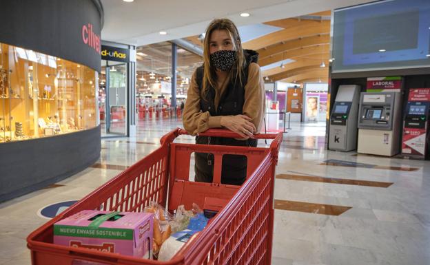 «Solemos venir desde nuestro pueblo al centro comercial a llenar el carro de la compra»