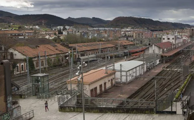 Estación y zona de la antigua Aduana, elementos básicos para Vía Irun. /f. de la hera