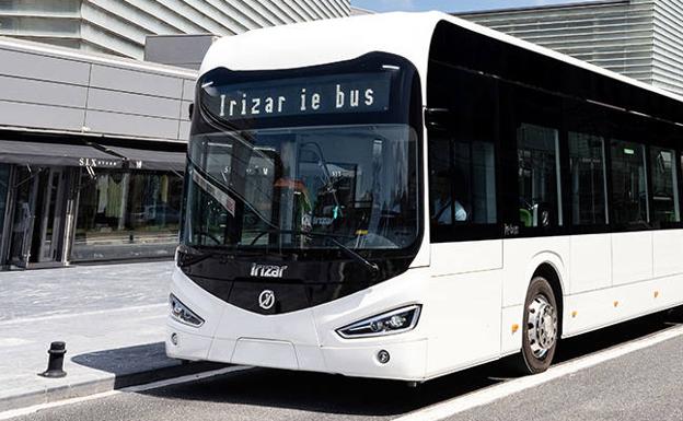 Málaga pone en servicio el primer autobús autónomo cero emisiones de alta capacidad de Irizar