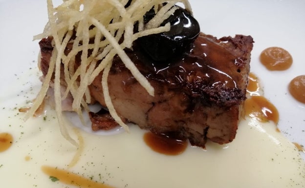 Paletilla de cordero asada a baja temperatura con crema de castaña de María Eugenia Bozal