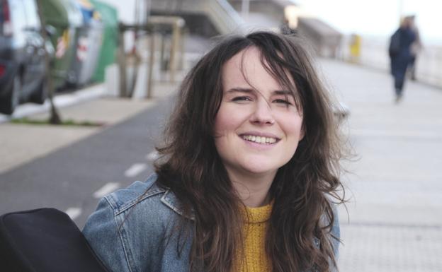 Atera berri duen 'Aho uhal' diskoarekin dator igandean Olatz Salvador Irunera