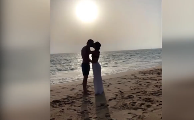 Chenoa comparte sus imágenes más románticas para celebrar su relación