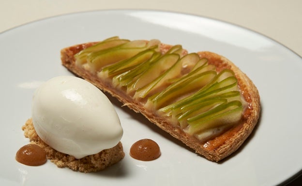 Receta de tarta de manzana con helado de leche de Iñigo Peña