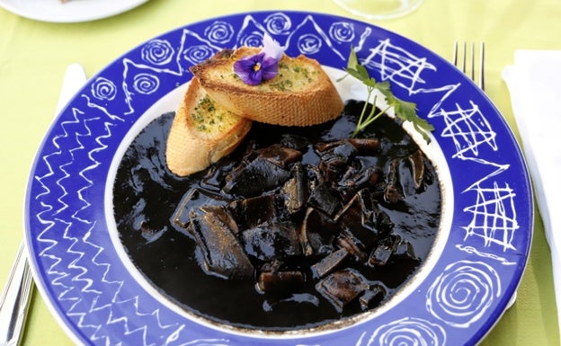 Receta de txipiron Begihaundi troceado en su tinta de Xabier Zabaleta