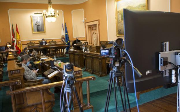 El Pleno pide coordinación institucional para afrontar el incremento de personas sin hogar