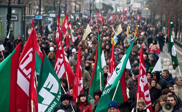 Los sindicatos vascos convocan huelga para el 22 de abril en el sector público de Euskadi