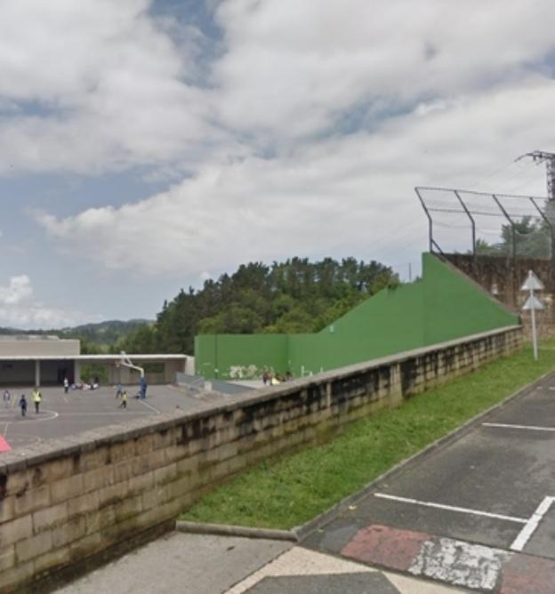 Agerialdeko frontoia estaltzeko obrei hobaria