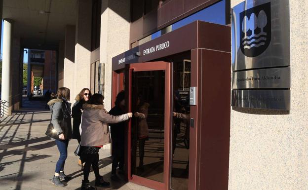 Dos mil contribuyentes de Gipuzkoa se han inscrito para testar el sistema TicketBAI
