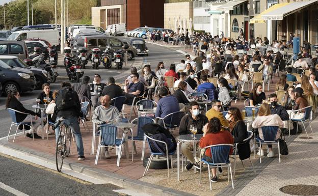 Euskadi se asoma a una Semana Santa con toque de queda a las 22 horas y grupos de 4