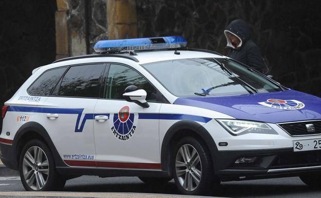 La pareja que había estafado a una anciana de Ermua se había comprado casa y coche en Nicaragua