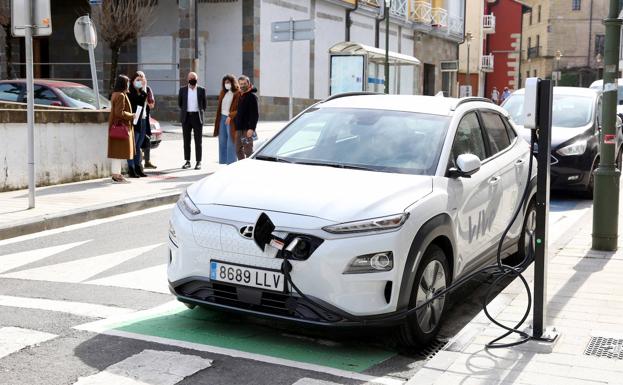 Conducir un coche 100% eléctrico por 1,50 euros la hora