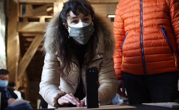 Esculturas para quienes no pueden ver y alumnos en busca de una segunda oportunidad