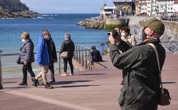 Euskadi endurecerá las restricciones antes de Semana Santa si los contagios siguen al alza