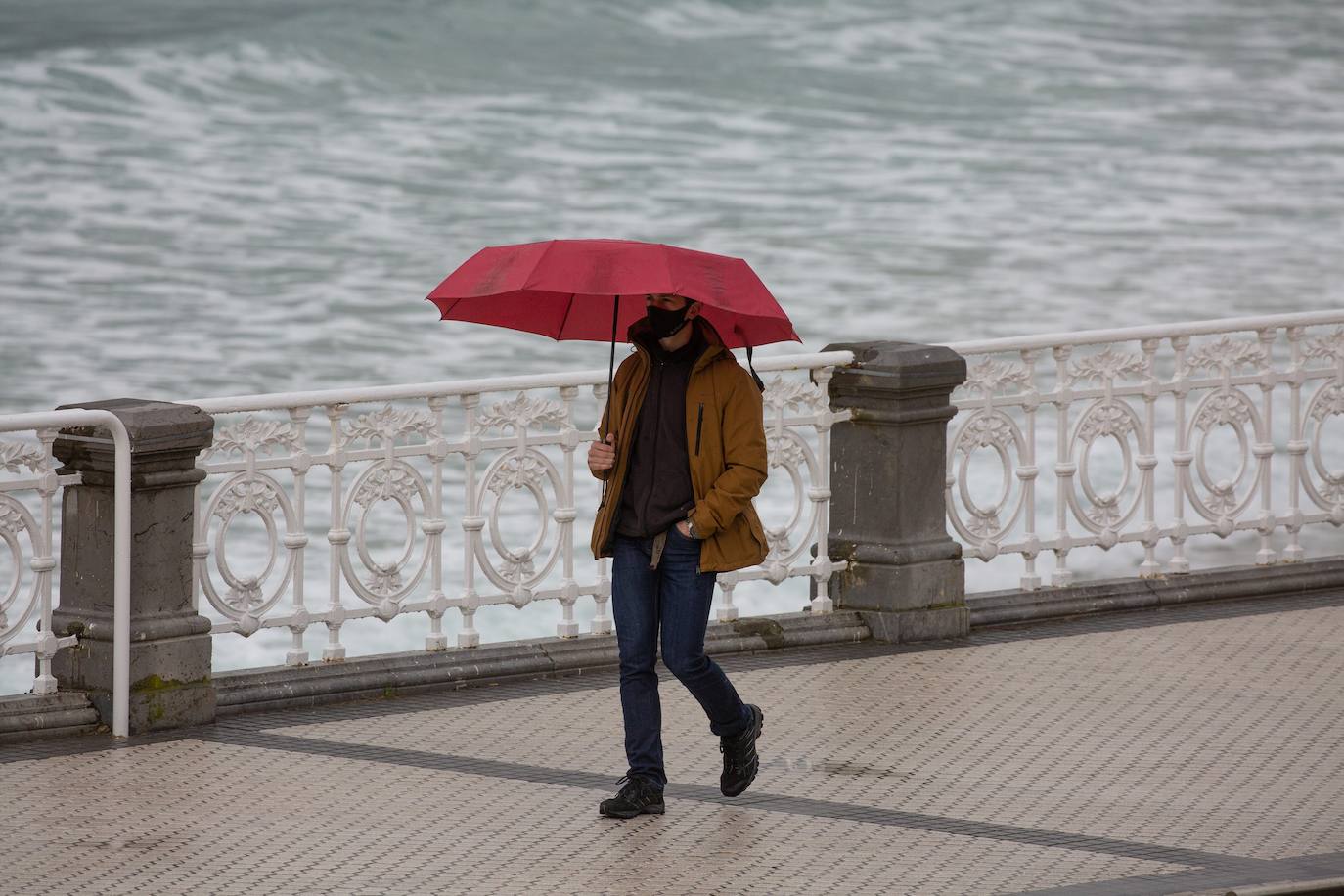 La lluvia incesante no dará tregua en Gipuzkoa hasta mañana sábado