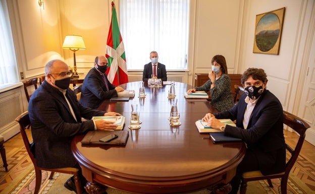Urkullu se reúne hoy con Ortuzar y Mendia para testar el funcionamiento de la coalición