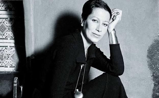 Fallece Elsa Peretti, modelo de Dalí y diseñadora de joyas en Tiffany's