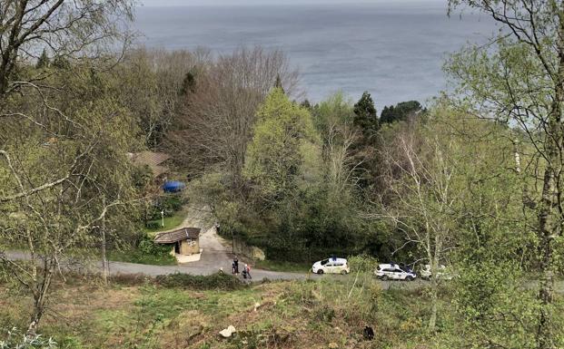 Sofocados sendos incendios declarados en zonas de monte de Mutriku y Berastegi