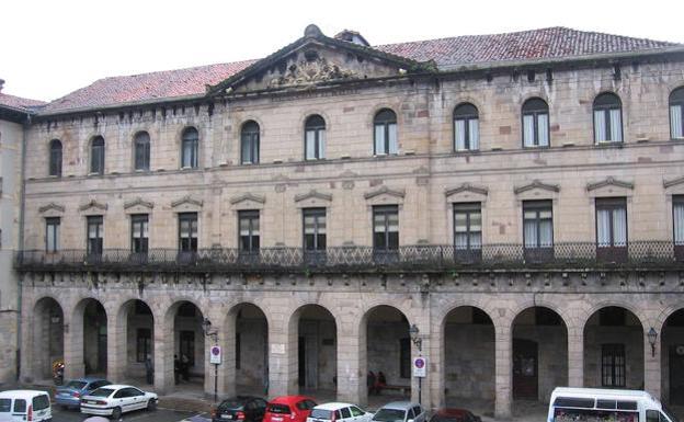 Jardines, palacios y museo, los reclamos de la semana de Pascua