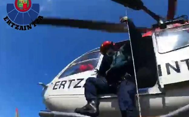 Rescatan a un hombre indispuesto en la zona de Gran Canto de Pasaia