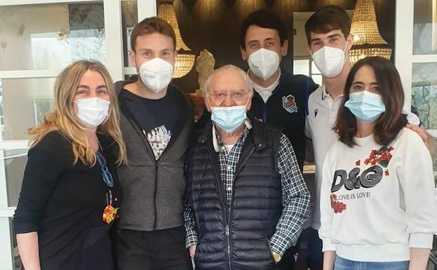 Los capitanes de la Real Sociedad reponen fuerzas en Rekondo