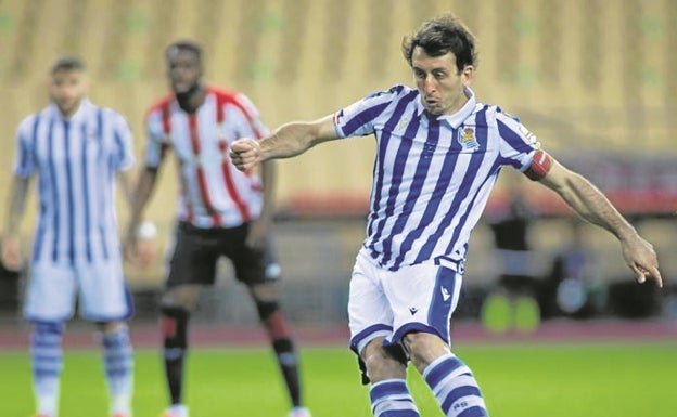 El penalti de Mikel Oyarzabal: sin salto y a la zona segura