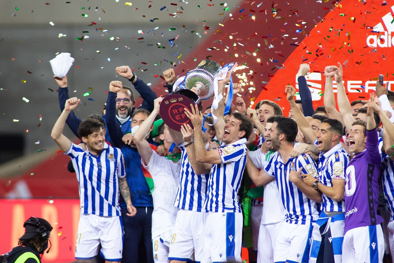 ETB finalmente emitirá hoy a las 22.15 un especial sobre la Real Sociedad en su segundo canal