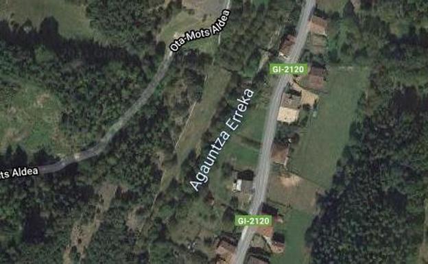 Tres personas resultaron intoxicadas por un incendio en una vivienda de Ataun