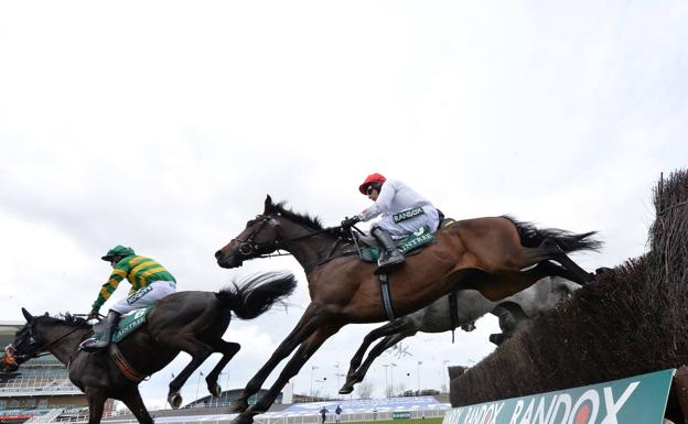 El Grand National vuelve hoy tras un año de su suspensión