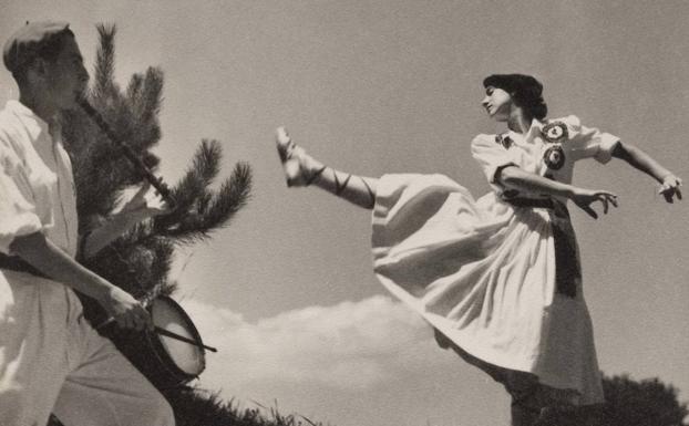 El humo de los bombardeos, la bruma de una Gipuzkoa idílica