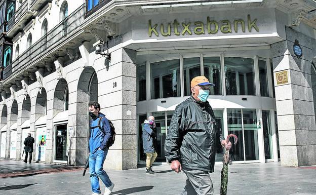 Kutxabank reduce a mínimos su papel en las empresas emblemáticas vascas