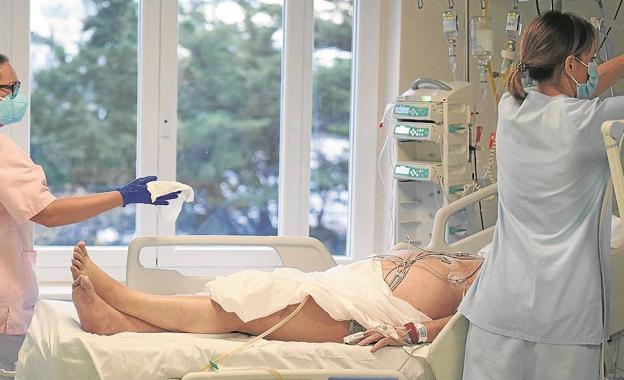 El virus se expande sin control en Gipuzkoa y duplica los ingresos hospitalarios