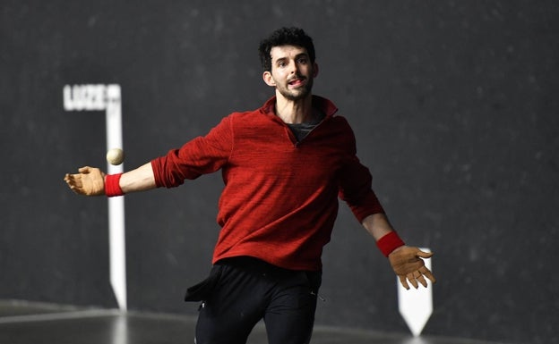 Altuna III inquieta a Zabaleta en el inicio de la liguilla de semifinales