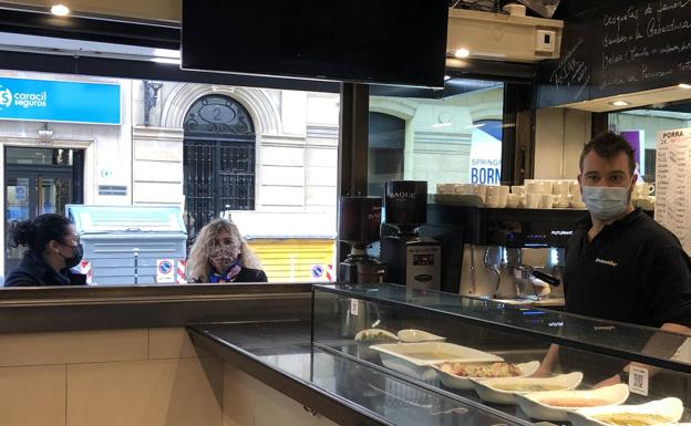 Hosteleros: «Lo único que nos queda es aguantar el chaparrón»