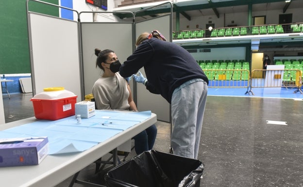Garantizados el 100% de los servicios de vacunación y rastreo del Covid en la huelga de este jueves en el sector público
