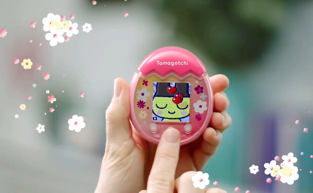 Tamagotchi regresa renovado con cámara y pantalla a color