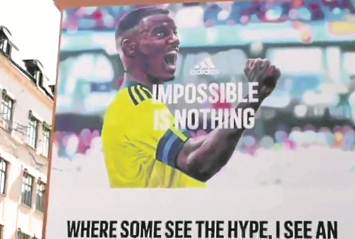 Alexander Isak, profeta en su tierra y protagonista de un gran mural en la capital de su país