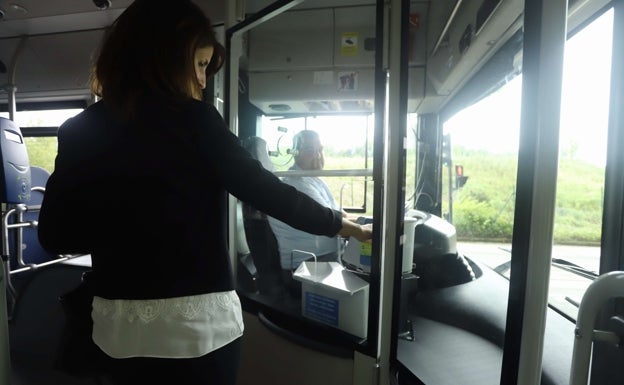 Malestar en Donostibus por detenerse la vacunación de los conductores