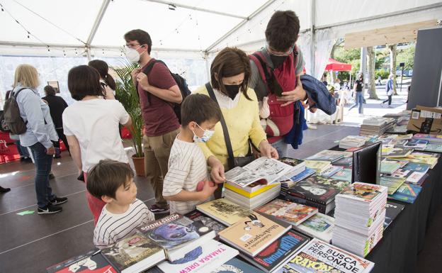Irun, el municipio de Gipuzkoa que recupera su feria 'presencial' con motivo del Día del Libro