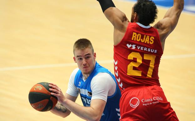Radoncic, Echenique y el donostiarra Brizuela, candidatos a MVP de la Liga ACB