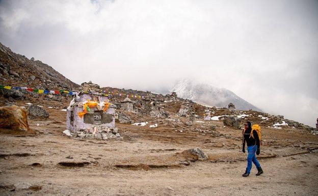 Alex Txikon continúa con su ascenso al Everest