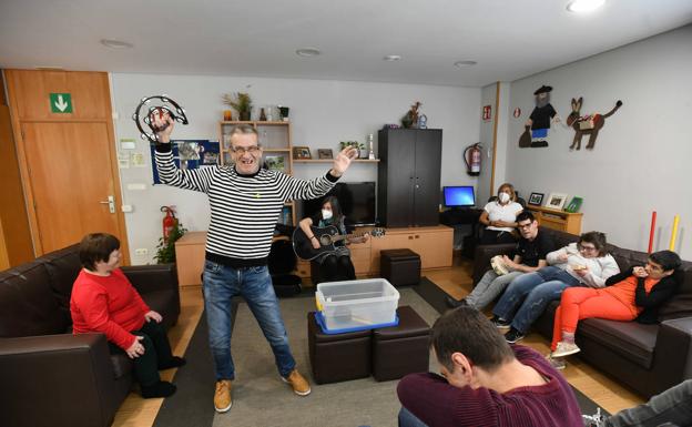 La vacuna que permite cantar sin miedos