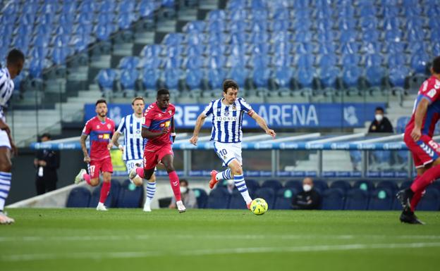 A la Real Sociedad se le atraganta un Elche con diez