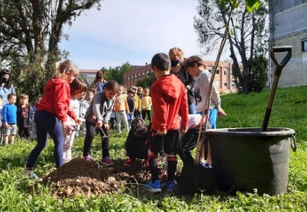 Martxan da OinHerri herri hezitzaileko Usurbilgo taldea